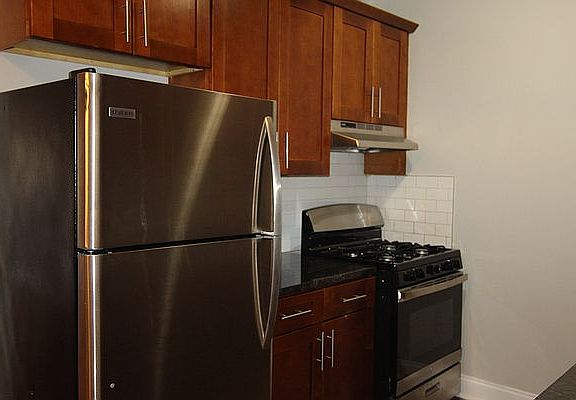 3rd image of 20-24 31st St #A6