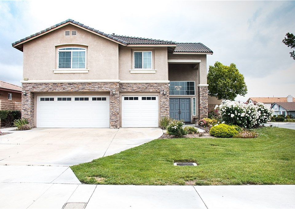 1st image of 4223 N Coronado Pl
