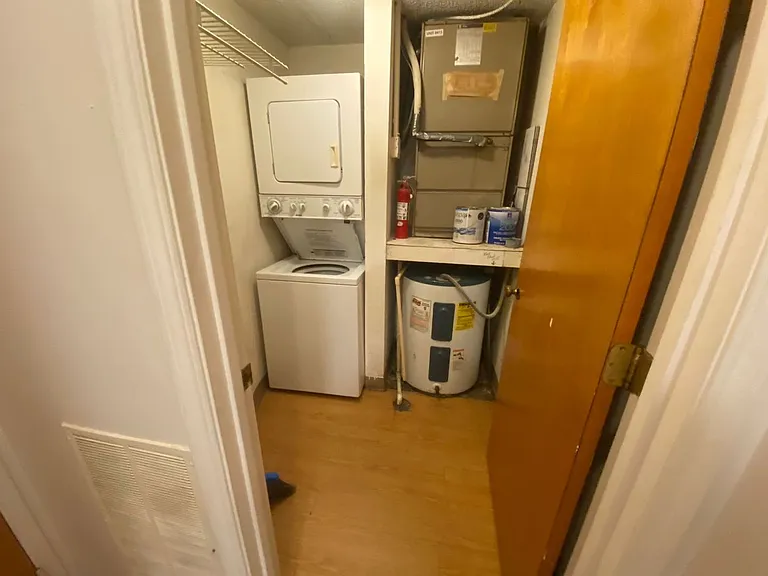 2009 Greene St #413 — Photo 11