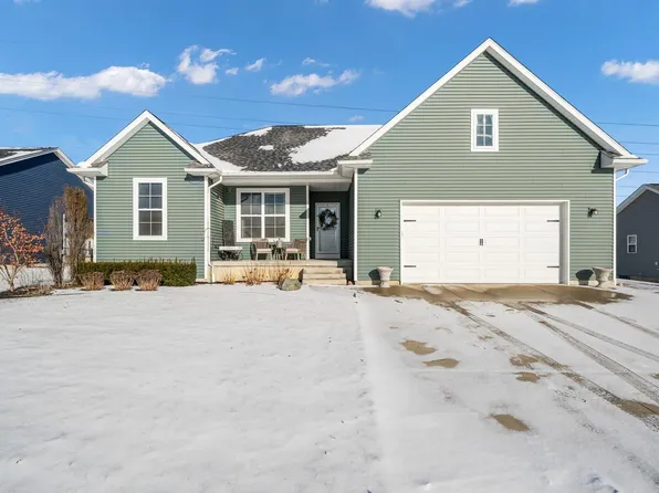 7831 Yorkshire Dr, Almont, MI 48003
