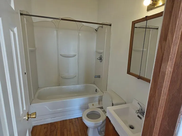 227 W Wapello St — Photo 10