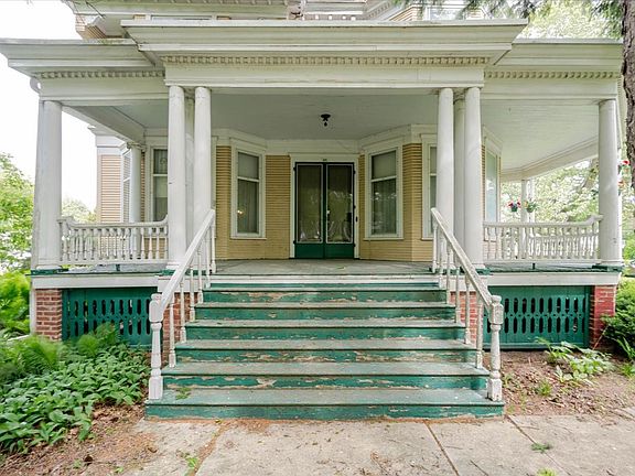 4th image of 425 Mason St