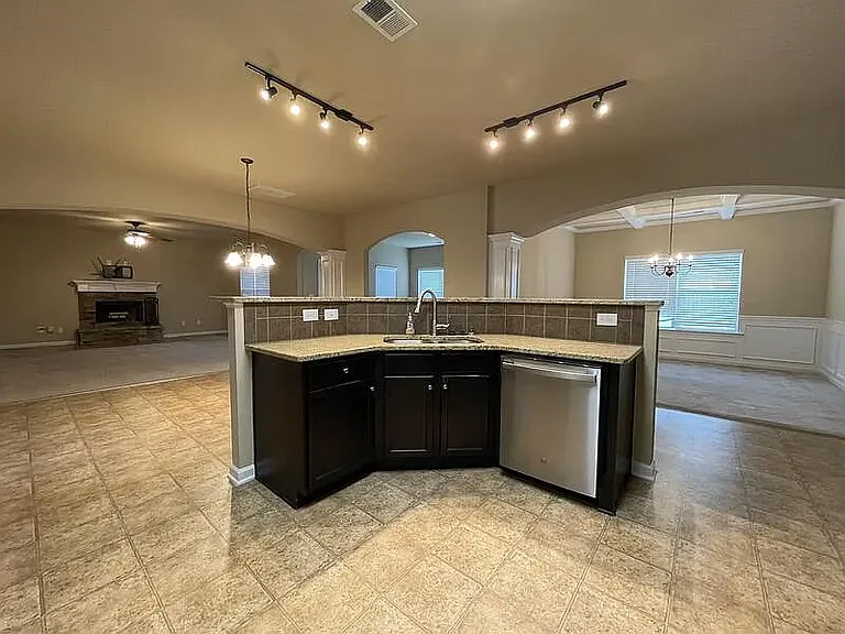 6069 Reynolds Cir — Photo 26