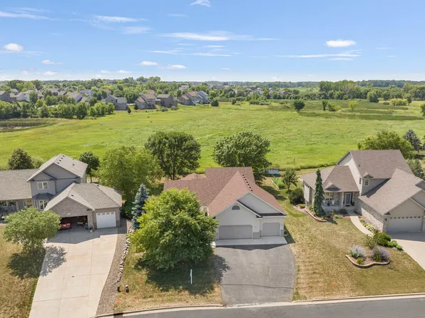 511 Redpoll Ave SE, New Prague, MN 56071