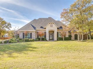 124 Winding Oak Ln N, Burleson, TX 76028