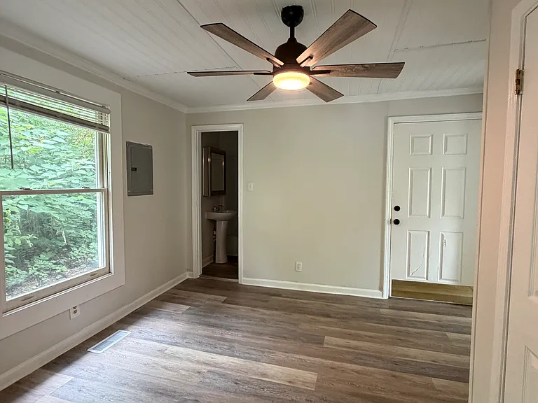 3112 Henry St — Photo 9