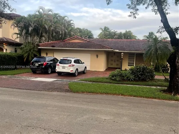 16120 E Troon Cir, Miami Lakes, FL 33014