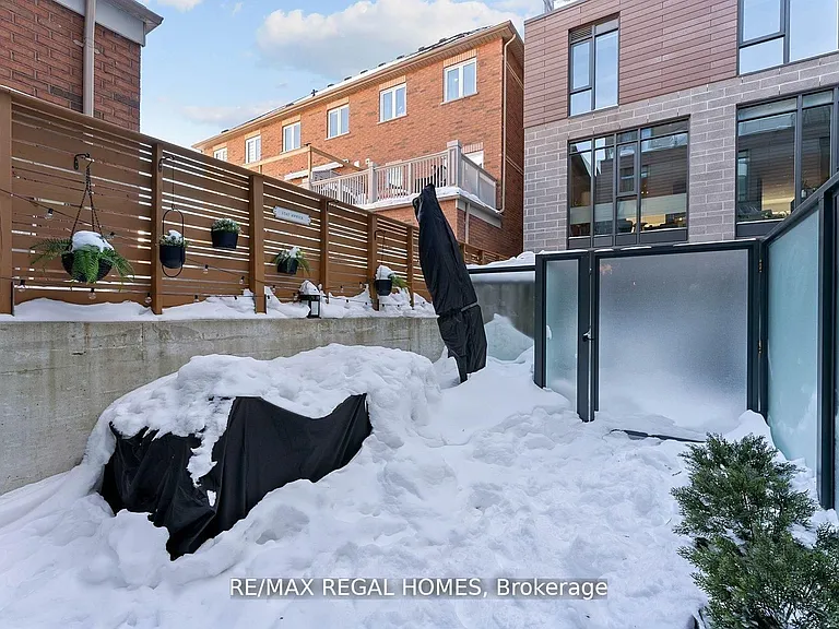 1238 Dundas St E #Townhouse 110 — Photo 30