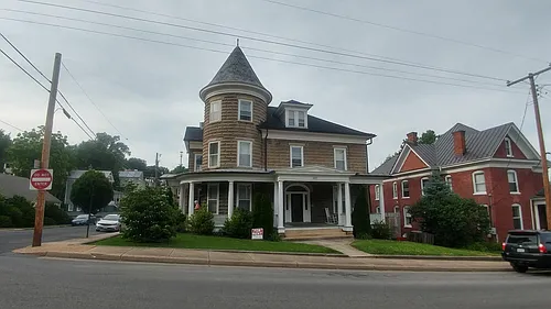 507 W Beverley St #D Photo 1 507 W Beverley St #D Photo 1