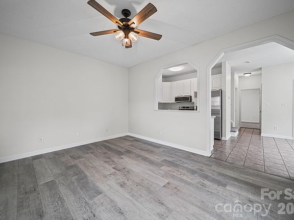 5th image of 1625 Begonia Way
