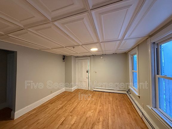 4th image of 94 N Winooski Ave APT 3