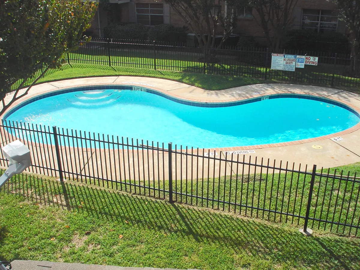 Building Photo - 1230 Shadowdale Dr #12