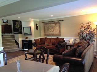 3040 Woodland Rdg, West Bloomfield, MI