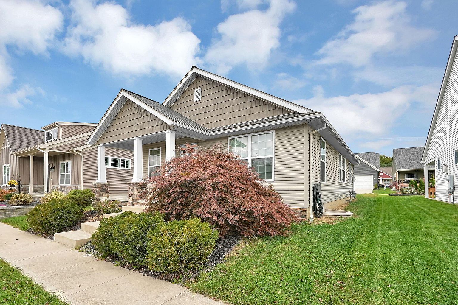 Listing photo 4 for 324 Bottecchia Blvd