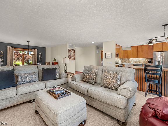 4th image of 8937 Longbrook Dr