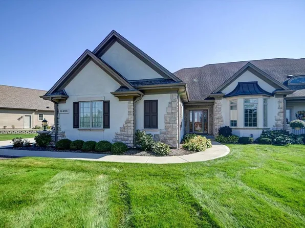 N35W23701 Auburn Court #1, Pewaukee, WI 53072