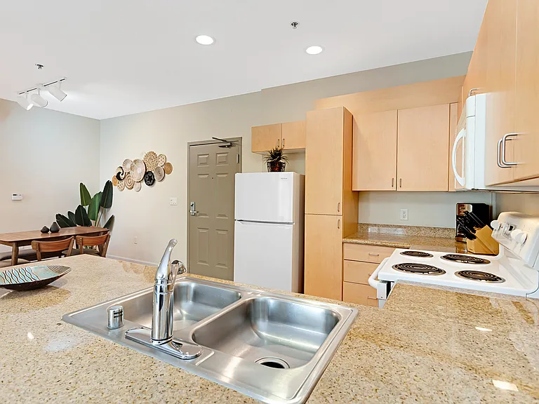 1501 Front St #431 — Photo 9