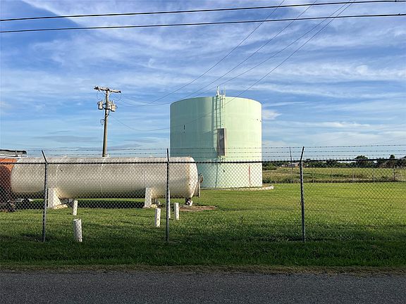 3rd image of 960 Bledsoe Rd