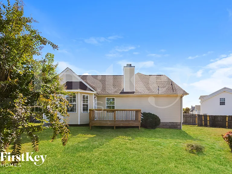 3890 Mackenzie Dr — Photo 15