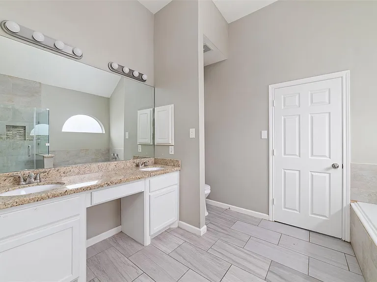 6315 Laurel Run — Photo 6