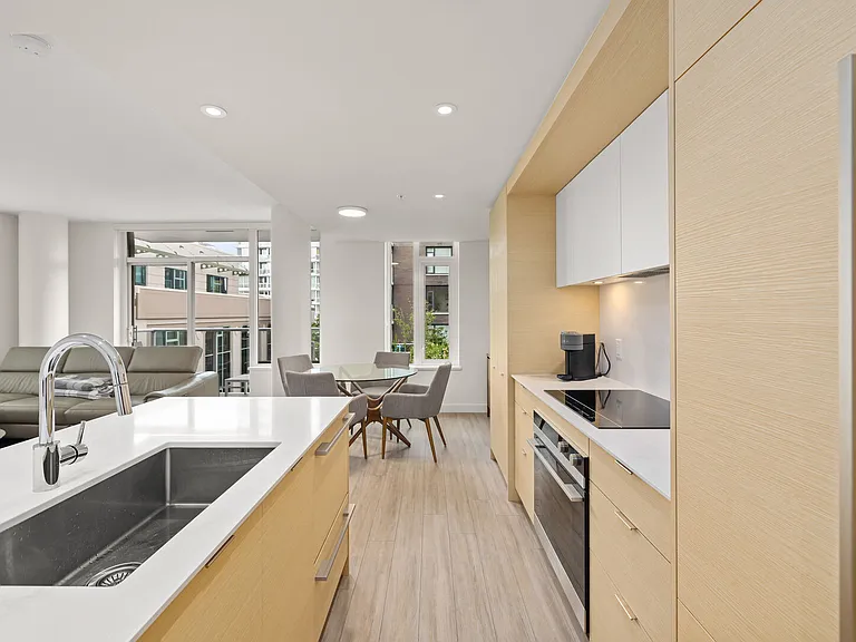 848 Yates St #403 — Photo 4