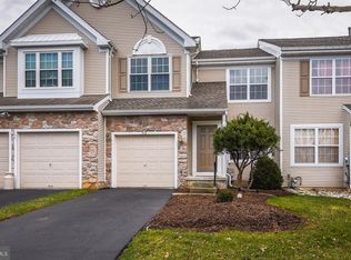 518 Coachwood Ct, Newtown, PA 18940