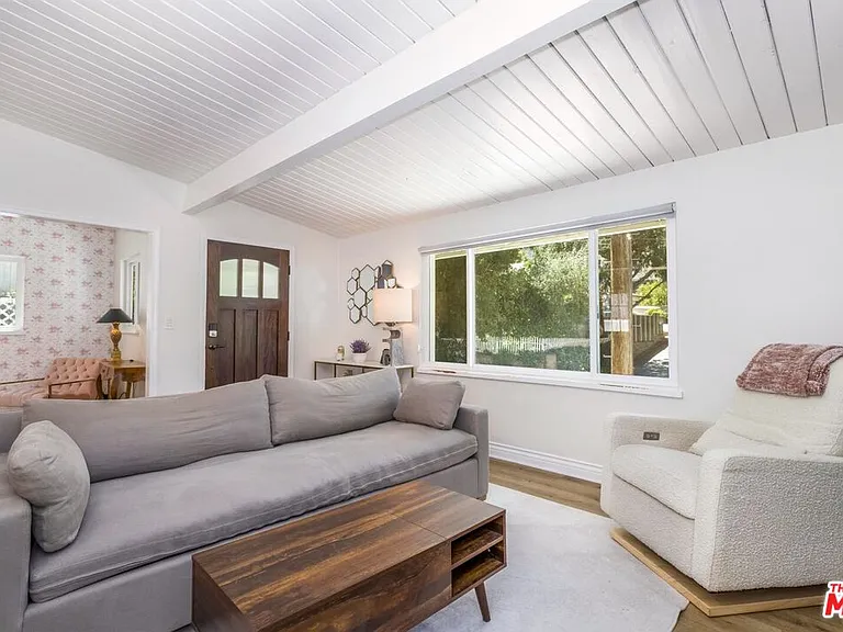 8876 Wonderland Ave — Photo 5