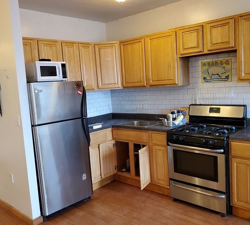 1st image of 121 Hart St #2A