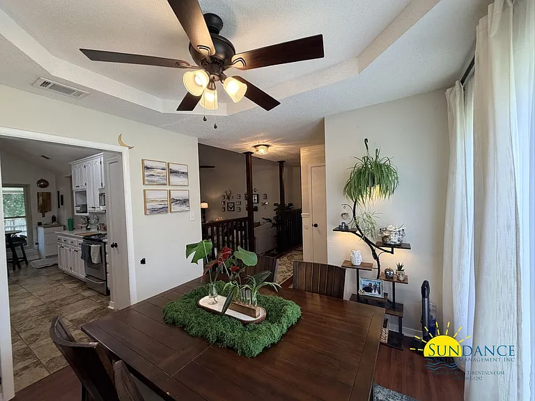 541 E Timberlake Dr — Photo 7