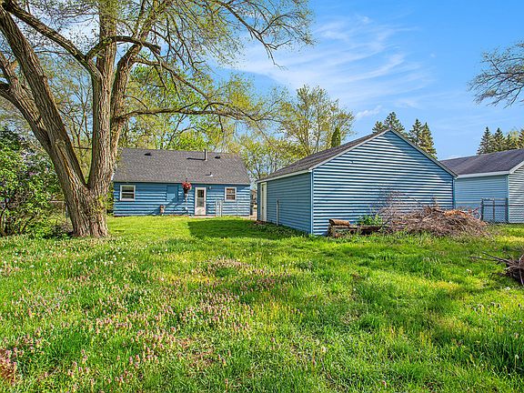 5th image of 820 61st St SE