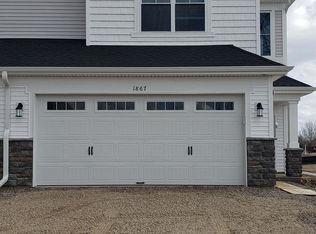 1867 Tyrone Dr, Shakopee, MN 55379