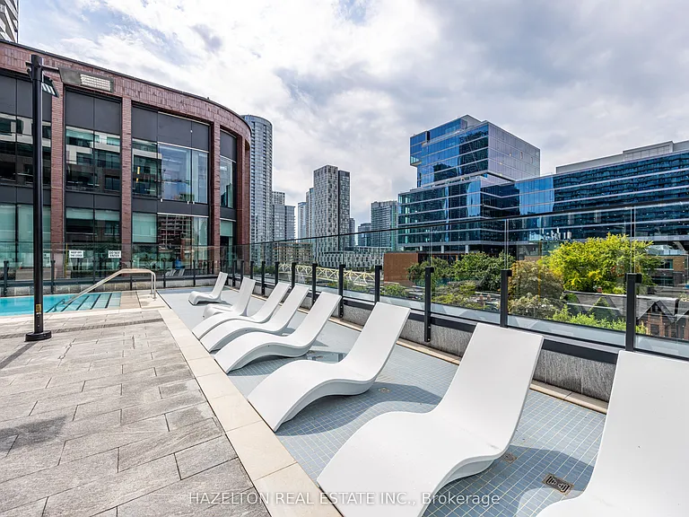 455 Wellington St W #301 — Photo 44