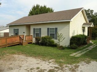 124 E Cypress St, Holdenville, OK 74848