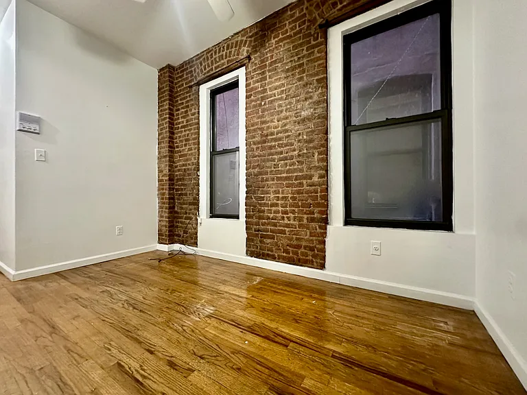 709 9th Ave #3FN — Photo 6
