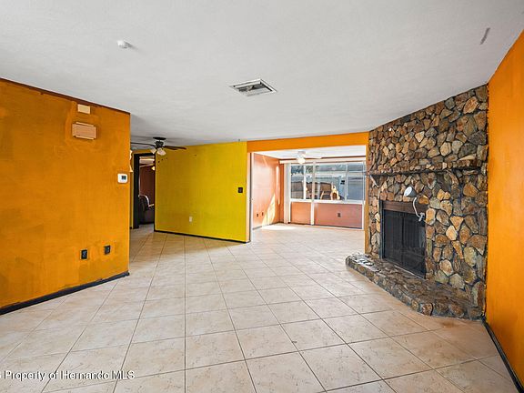 3rd image of 11200 Tamarix Ave