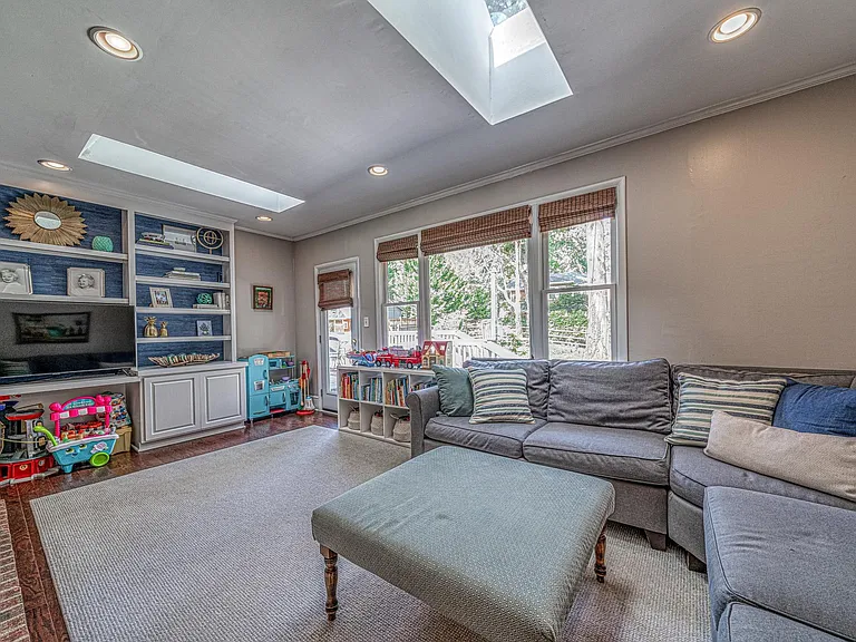 1810 Wandering Way Dr — Photo 11