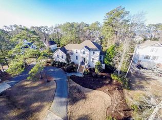 6062 Martins Point Rd, Kitty Hawk, NC 27949