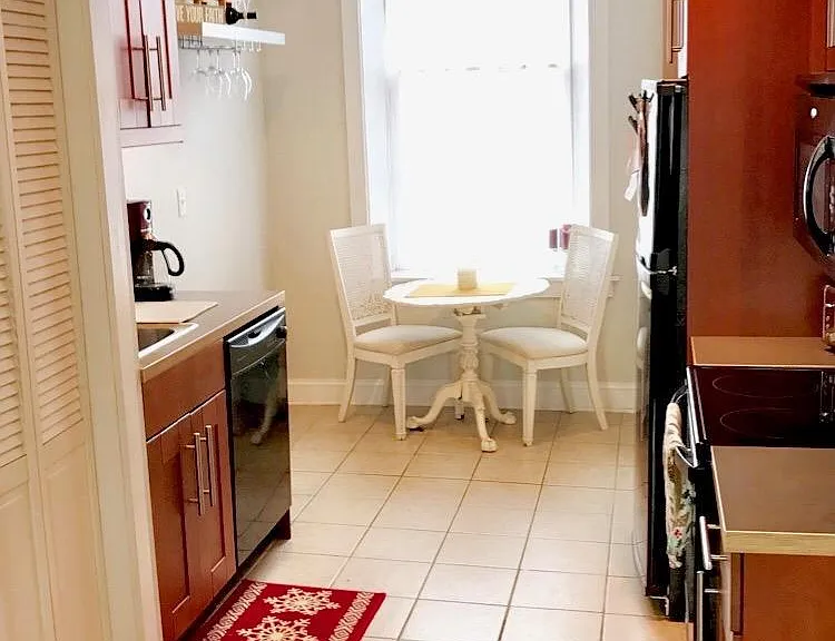 211 E King St #2 — Photo 4