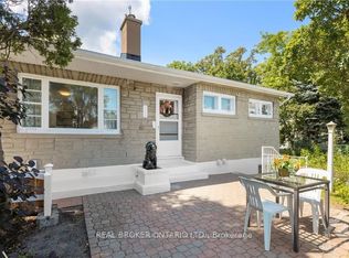924 Watson St #A, Ottawa, ON K2B 6B9