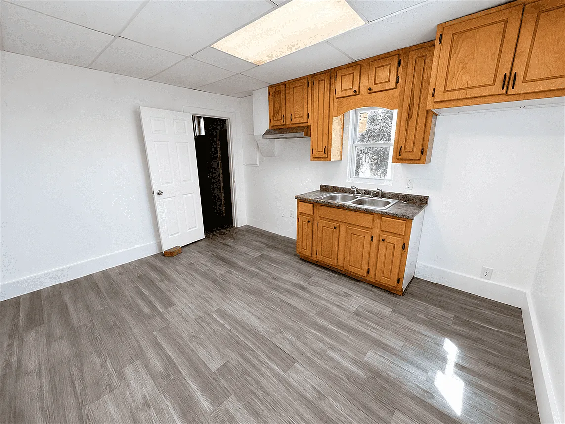 3 bed, 1190 sqft, $1,200 — Photo 4