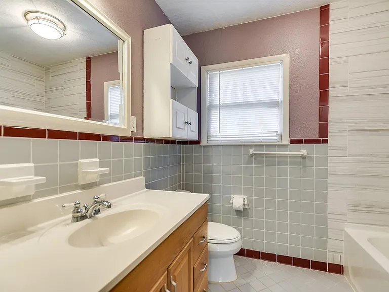 208 Braeswood Rd — Photo 14