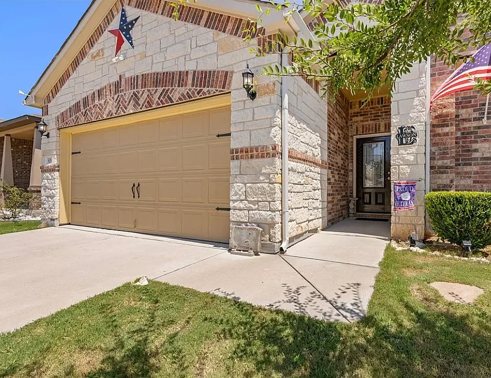 Building Photo - 9010 Misty Pine Dr
