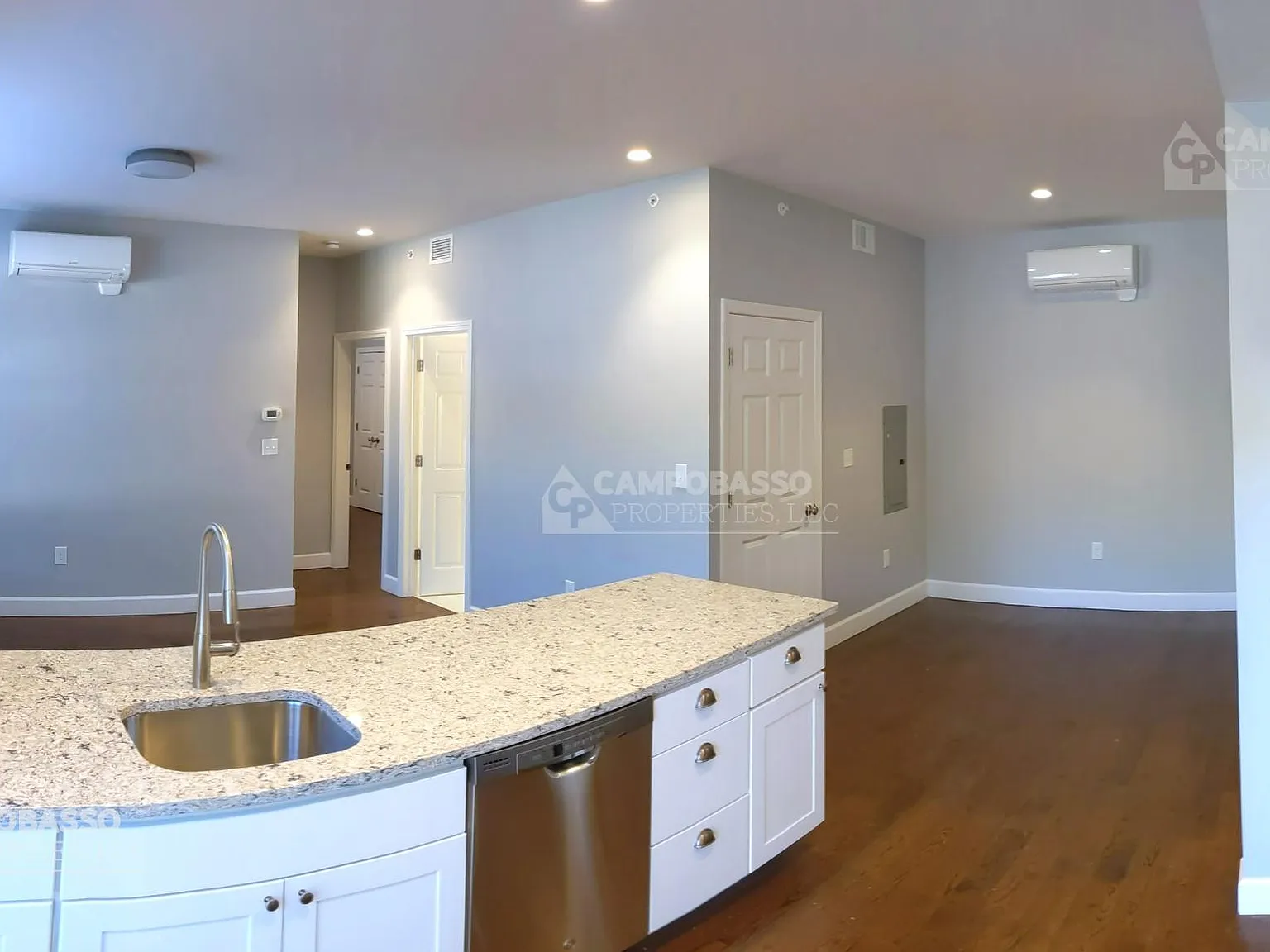 2 bed, 885 sqft, $3,100 — Photo 3