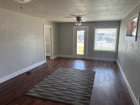 4th image of 90 Cedar Ave
