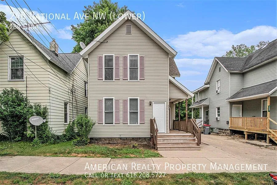 2 bed, 900 sqft, $1,400 — Photo 1