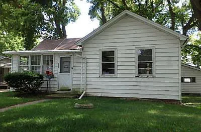423 River St photo 1