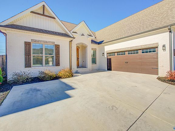 3rd image of 7 Old Cobb Farm Ln
