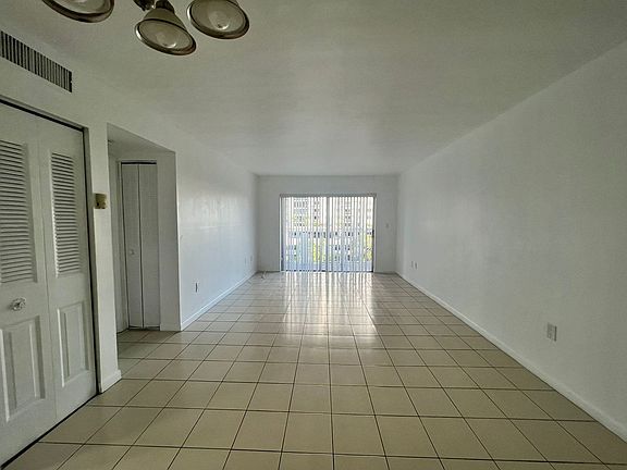 2nd image of 435 NE 23rd St APT 603