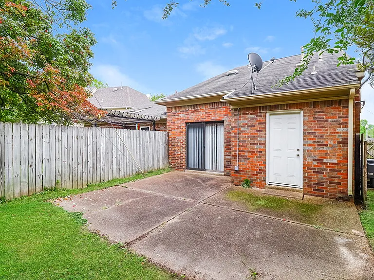 1611 Oaken Bucket Dr — Photo 25