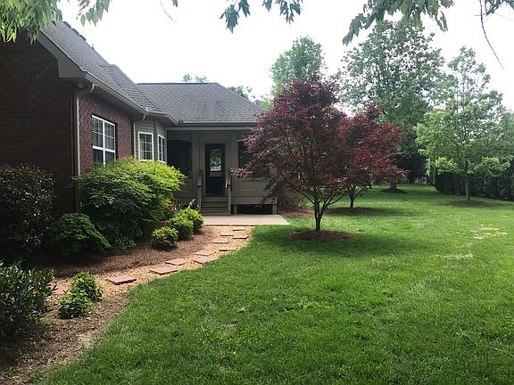 3rd image of 2655 Churchill Dr